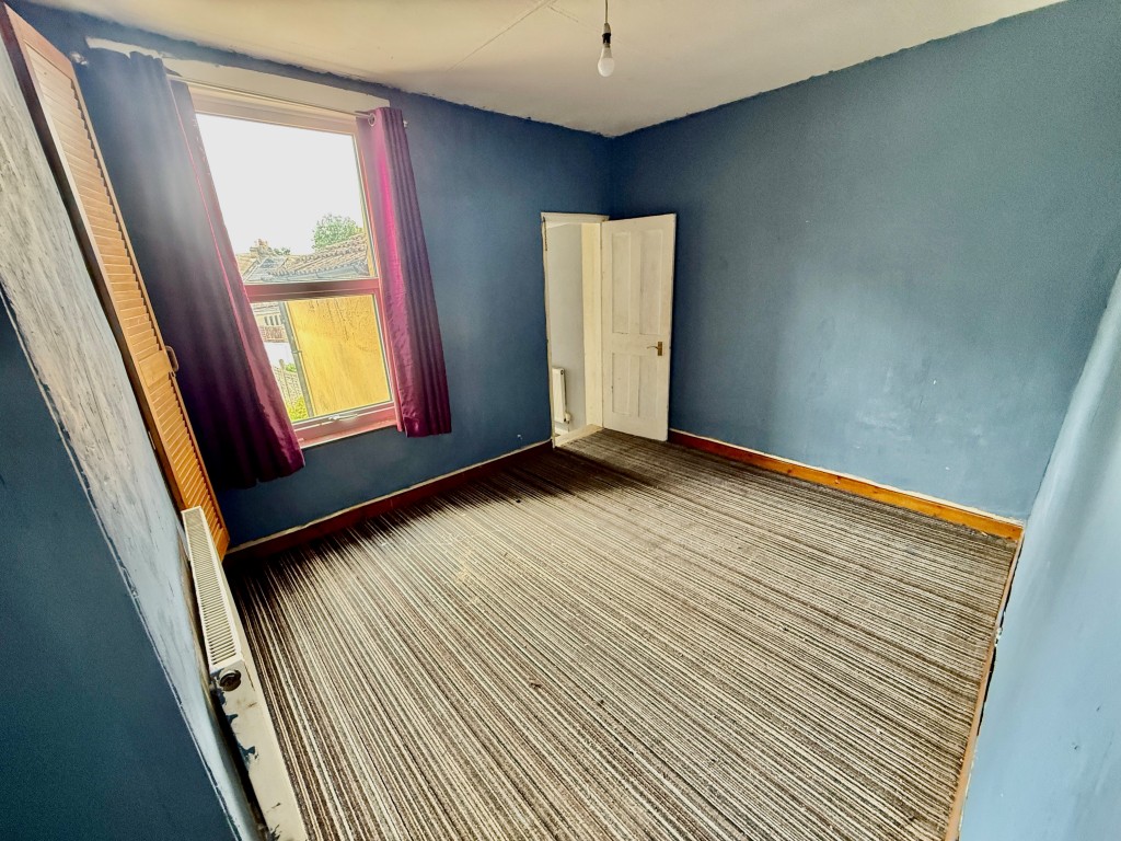 Lot: 155 - MID-TERRACE HOUSE FOR REFURBISHMENT - Bedroom two